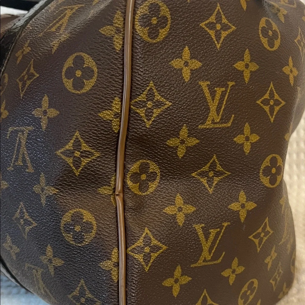 Louis Vuitton Sac Souple 35 Boston Bag